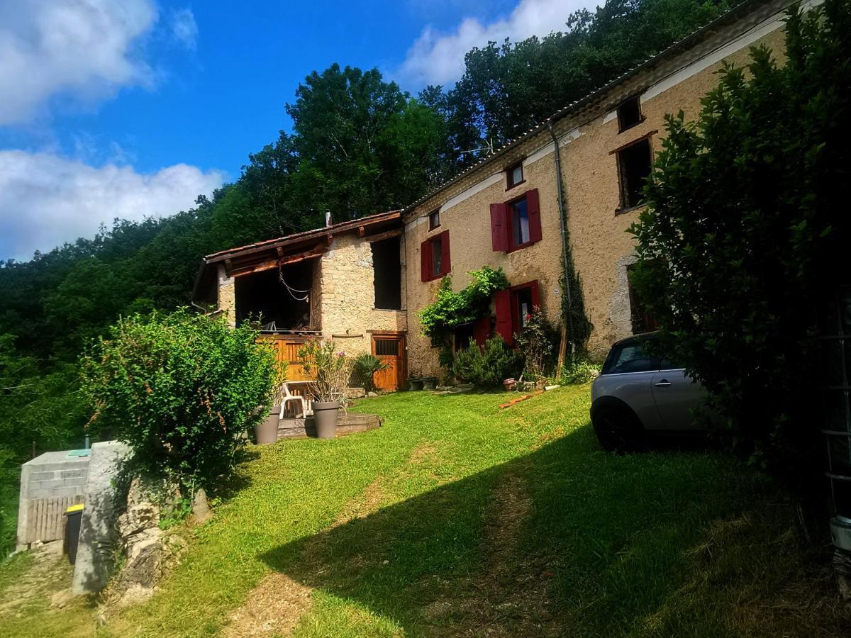 Le Clos Segur Leychert Exteriör bild